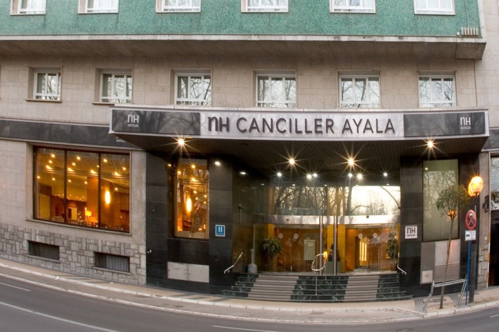 Nh Canciller Ayala Vitoria Hotel Exterior photo