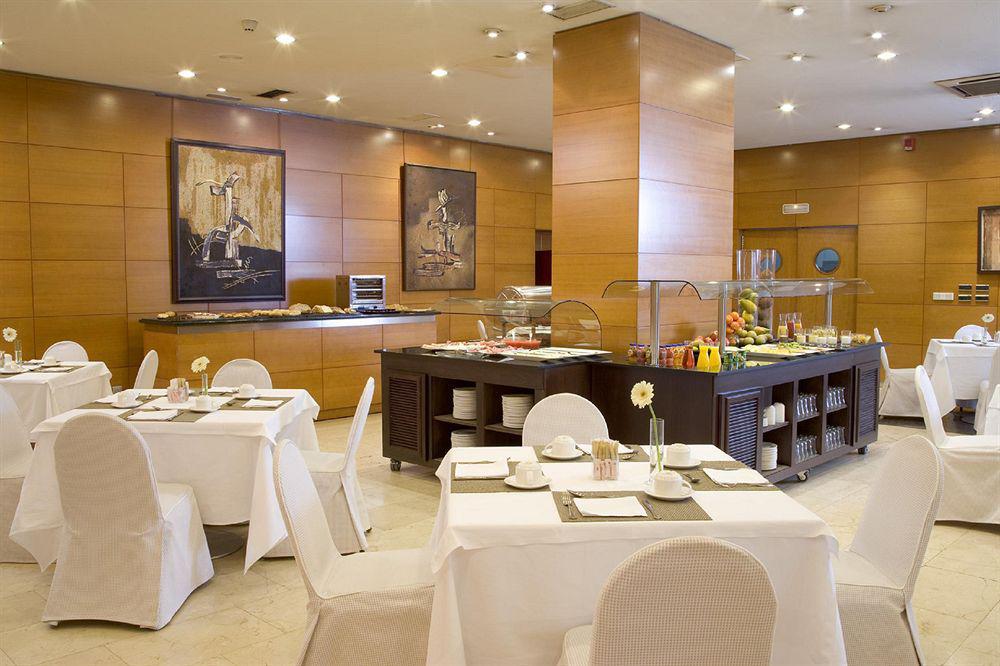 Nh Canciller Ayala Vitoria Hotel Restaurant photo